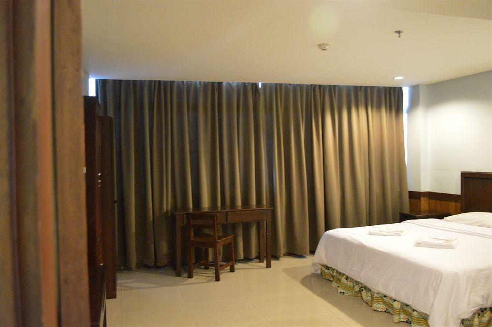 Alu Hotel Davao Stadt Exterior foto