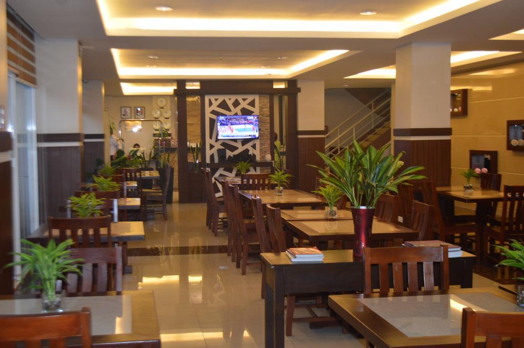 Alu Hotel Davao Stadt Exterior foto