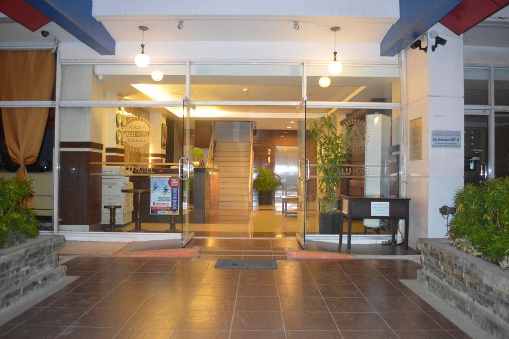 Alu Hotel Davao Stadt Exterior foto