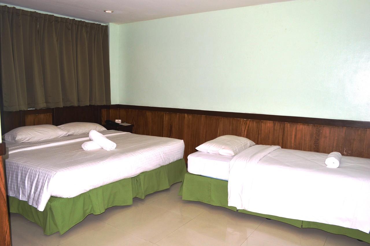 Alu Hotel Davao Stadt Exterior foto