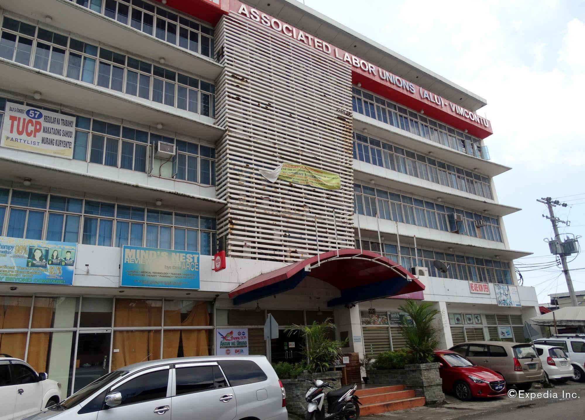 Alu Hotel Davao Stadt Exterior foto