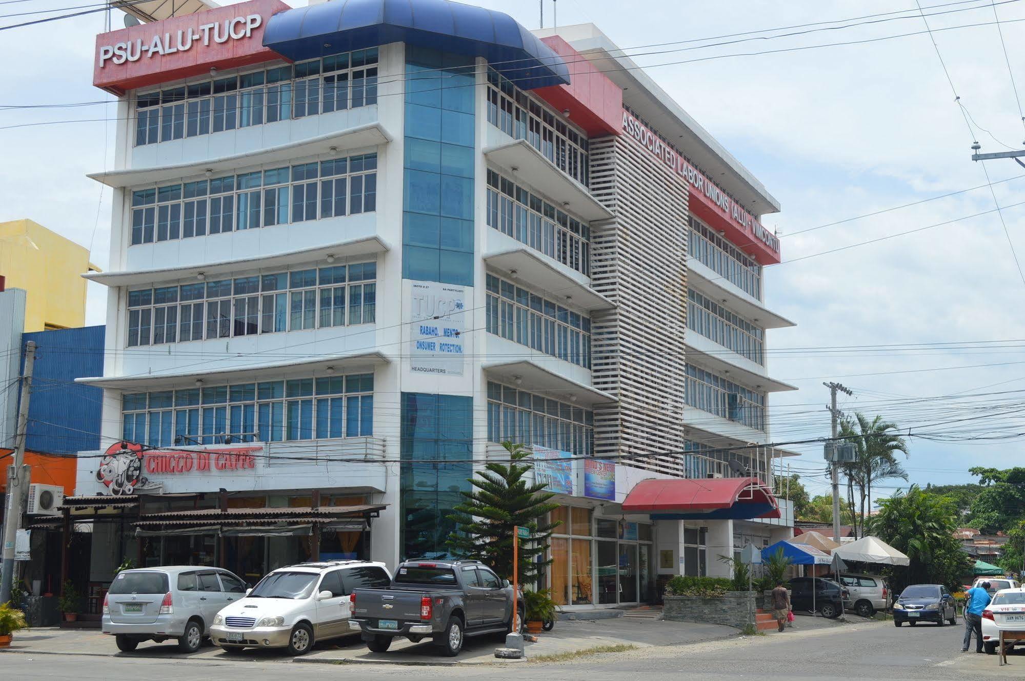 Alu Hotel Davao Stadt Exterior foto