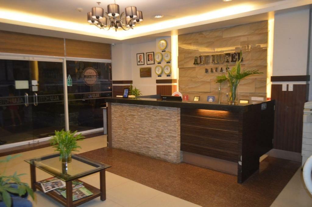 Alu Hotel Davao Stadt Exterior foto